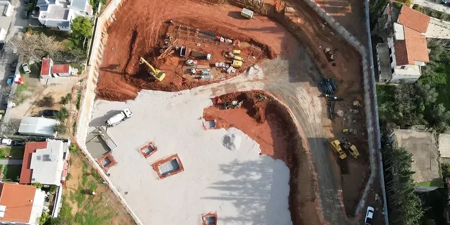 Projeto geotécnico de escavações profundas em Itajaí